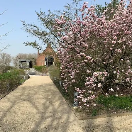 Maison Au Milieu D Un Paysage 이트레