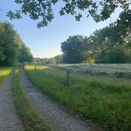 Maison Au Milieu D Un Paysage