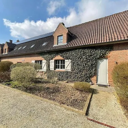 Maison Au Milieu D Un Paysage Ittre